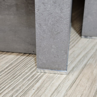 Meuble-Lavabo Autoportant 60po Ciment avec Comptoir de Polymarbre Blanc 