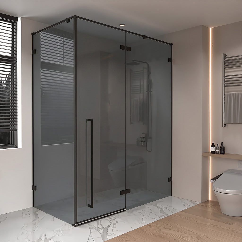 57,6po–58po L (largeur ajustable) x 79po H Porte de douche pivotante réversible sans cadre en noir mat avec verre teinté noir et panneau latéral 30,2po–30,5po