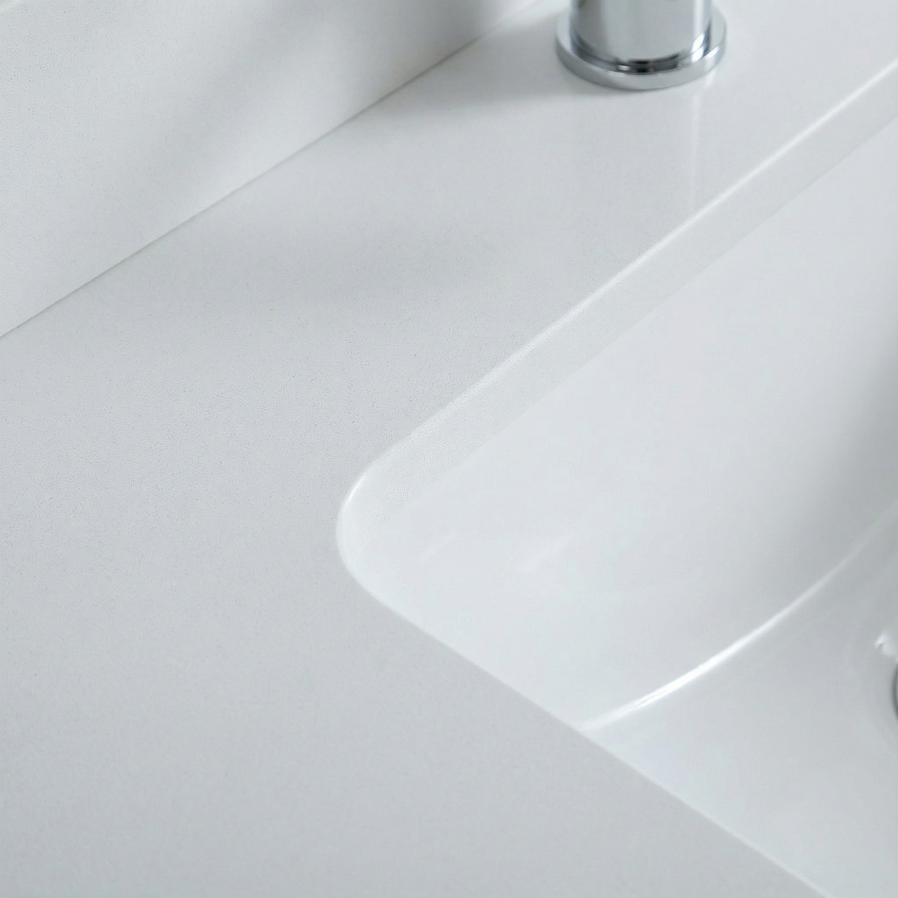 Meuble-lavabo autoportant blanc de 36 po avec comptoir en marbre blanc reconstitué