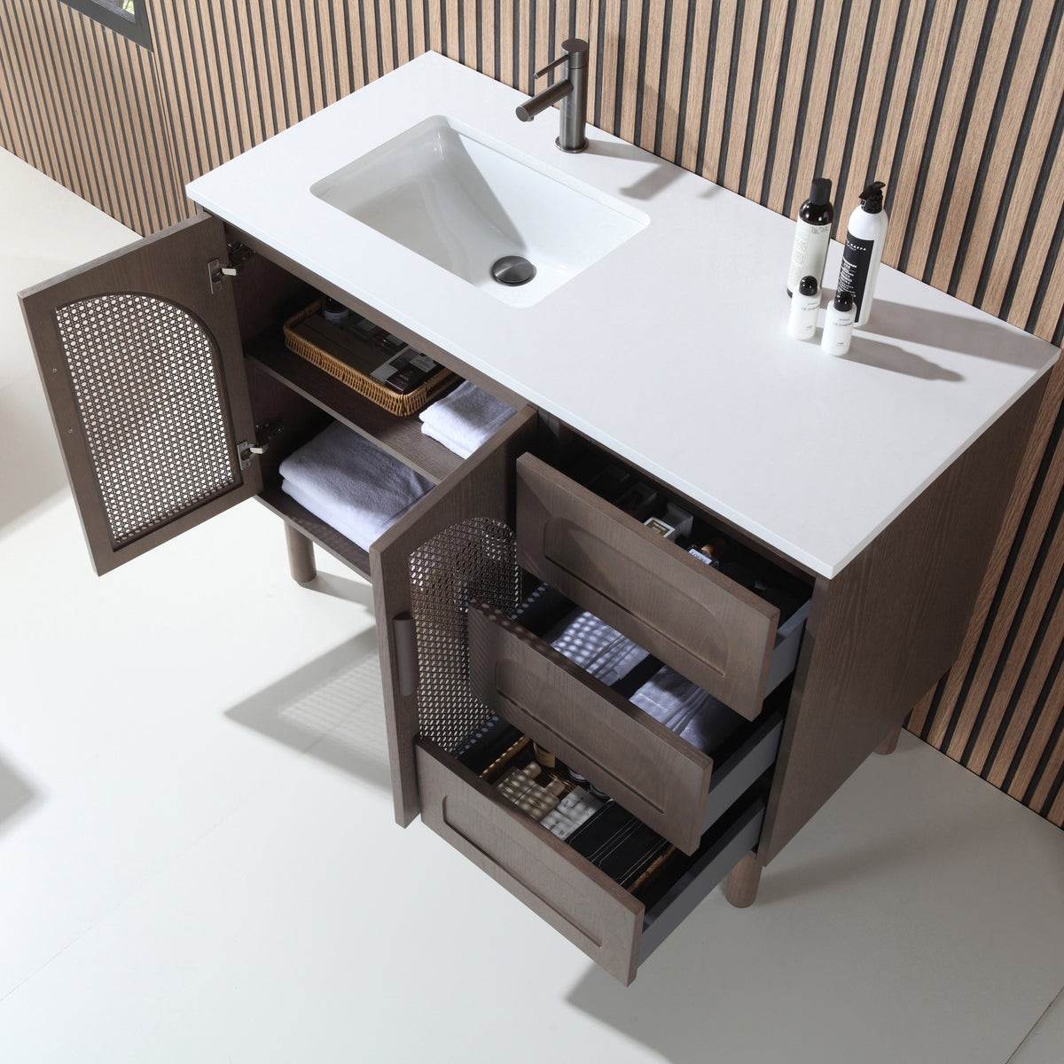 48" Chestnut Oak Freestanding Bathroom Vanity with Pure White Quartz Countertop