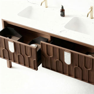 Meuble-lavabo double vasque Belfort 60 po en noyer - Plan de travail en marbre blanc de Carrare