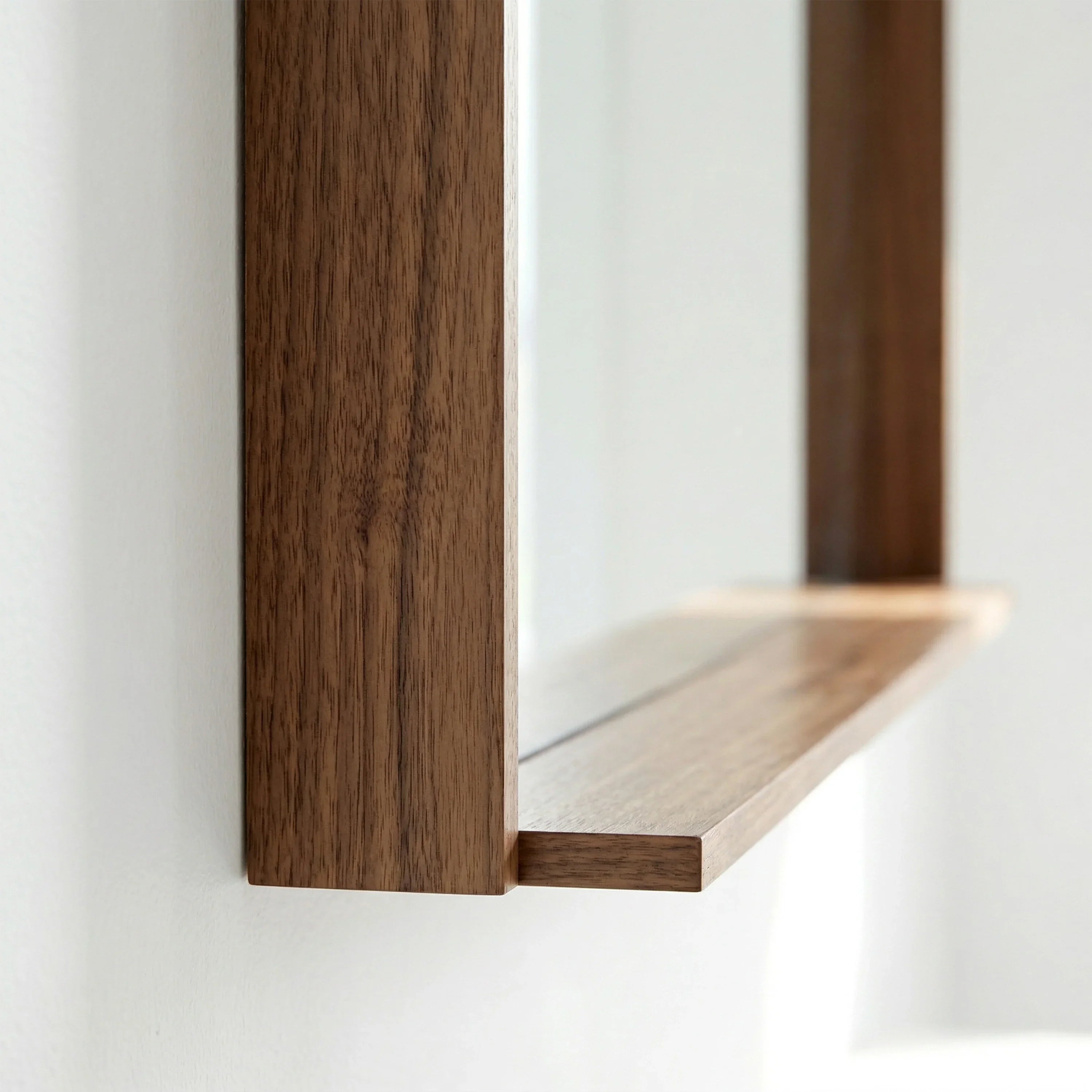 Miroir de Salle de Bain Allier 60po avec Étagère - Fini Noyer