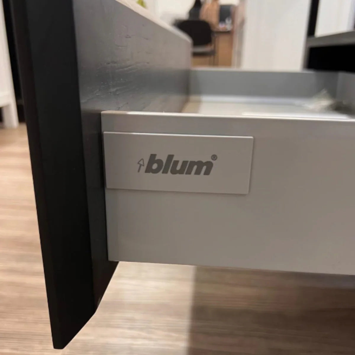 Meuble-lavabo autoportant en chêne noir de 36" avec Comptoir en marbre noir