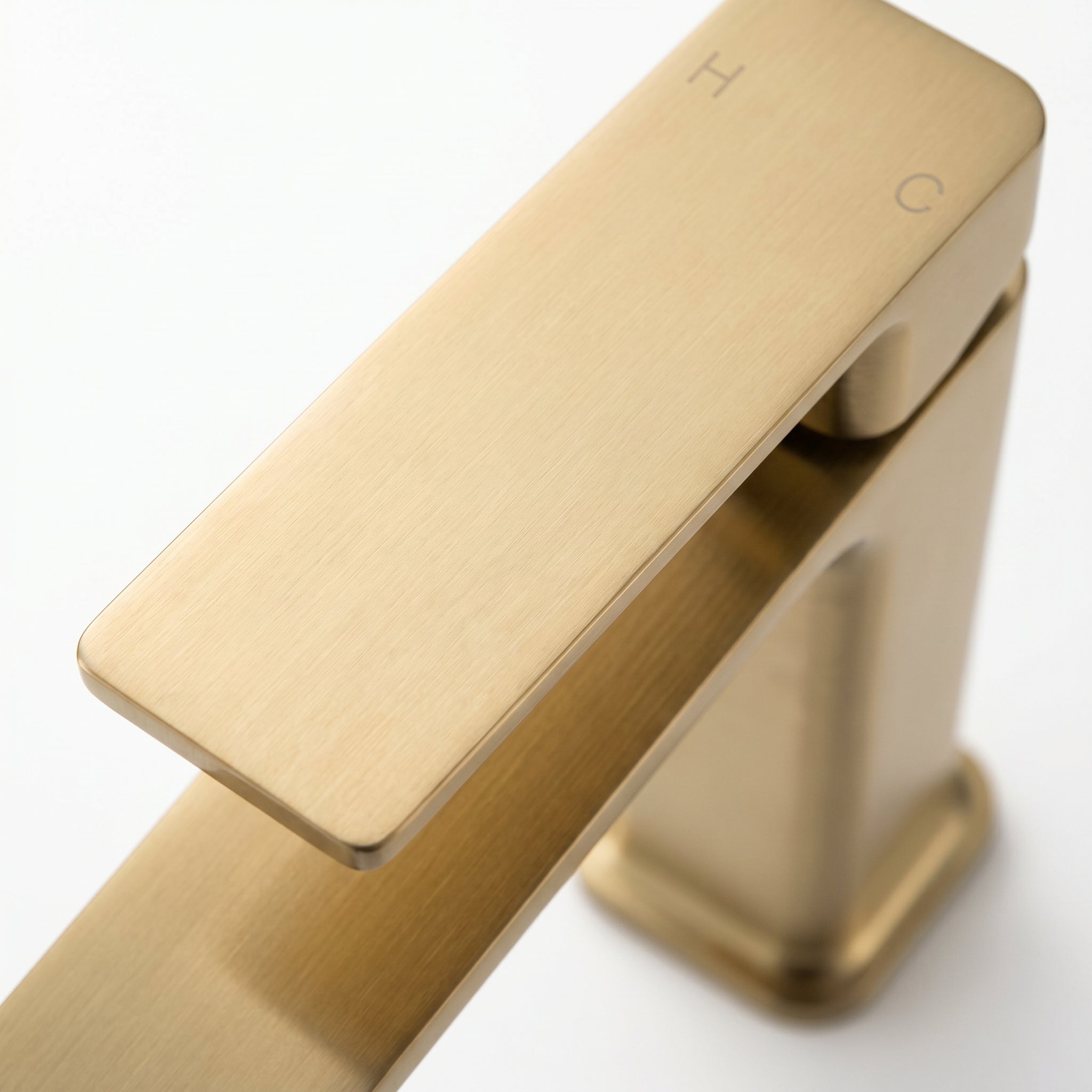 Camaro Single Handle Bathroom Sink Faucet in Brushed Gold