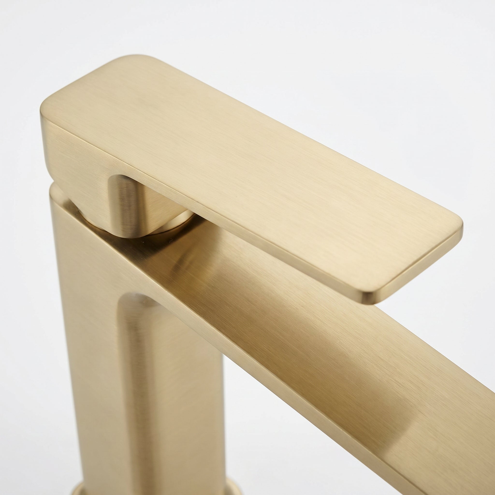 Camaro Single Handle Bathroom Sink Faucet in Brushed Gold