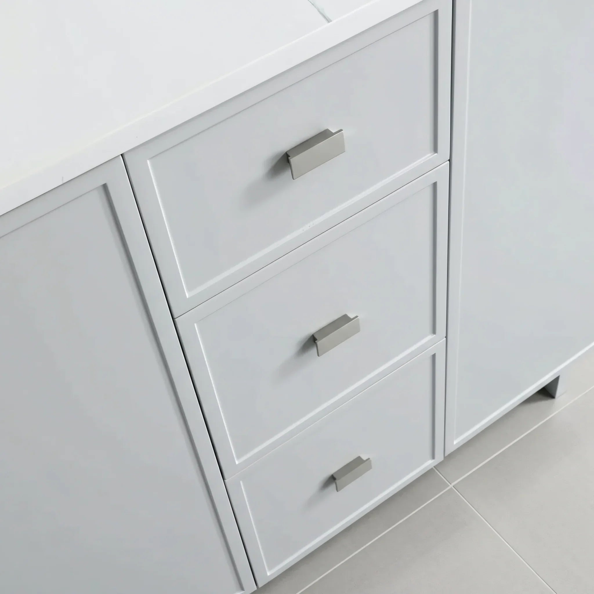 Meuble Lavabo Autoportant 72po Hampton Gris Double Vasque avec Comptoir Marbre Calcutta