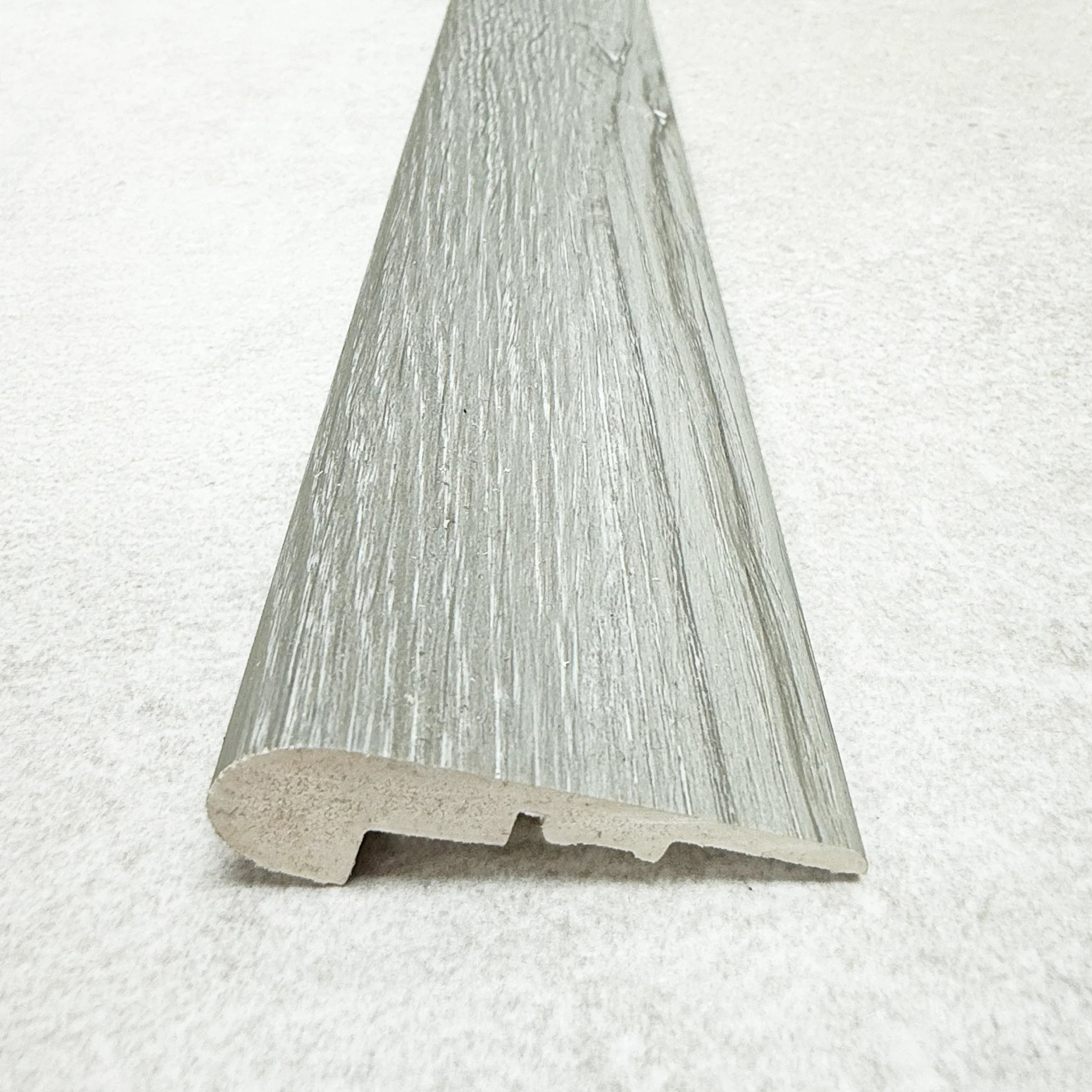 Nez de marche SPC : Chêne argenté - 18 mm x 55 mm x 2 400 mm