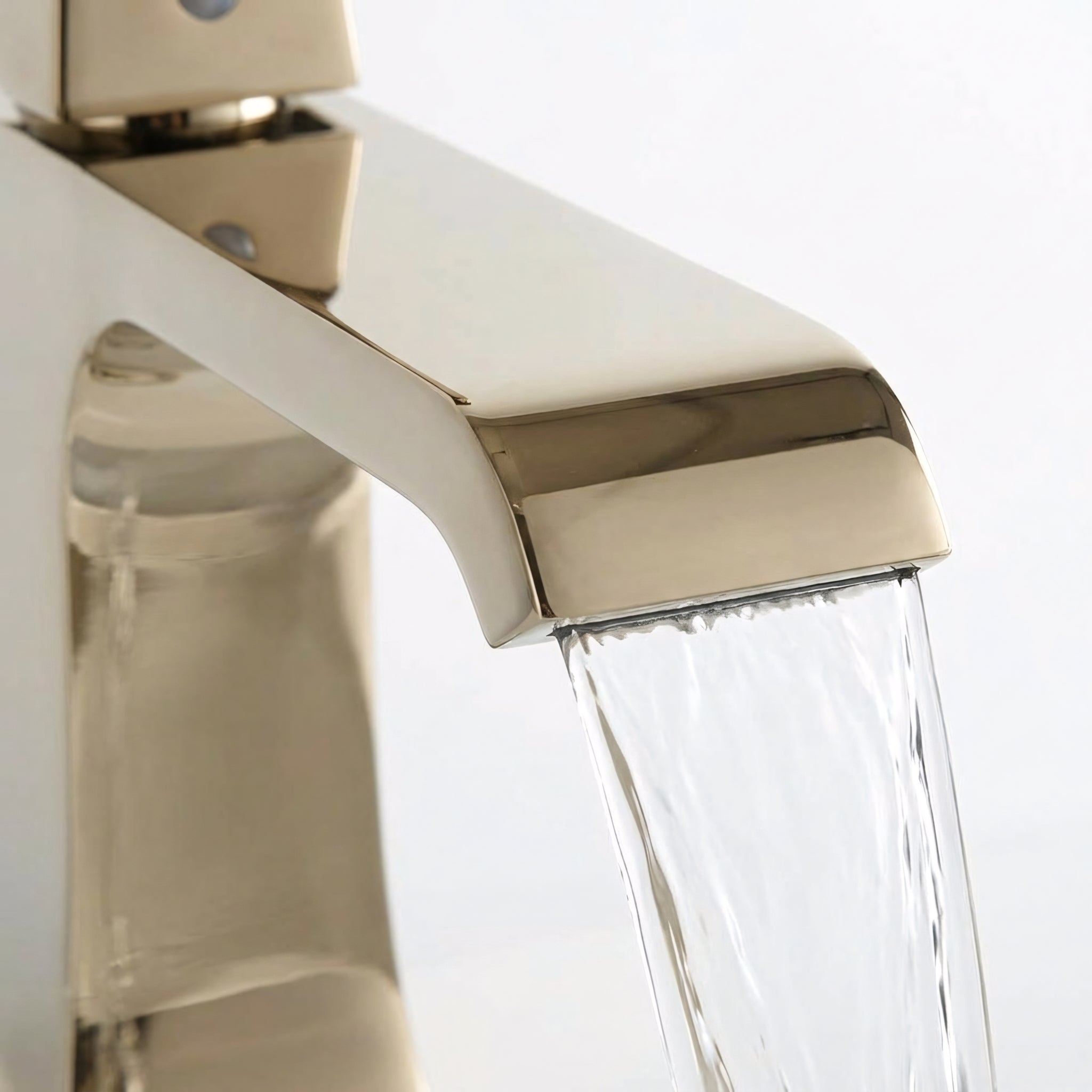 Tivoli Single Handle Bathroom Sink Faucet in Gold