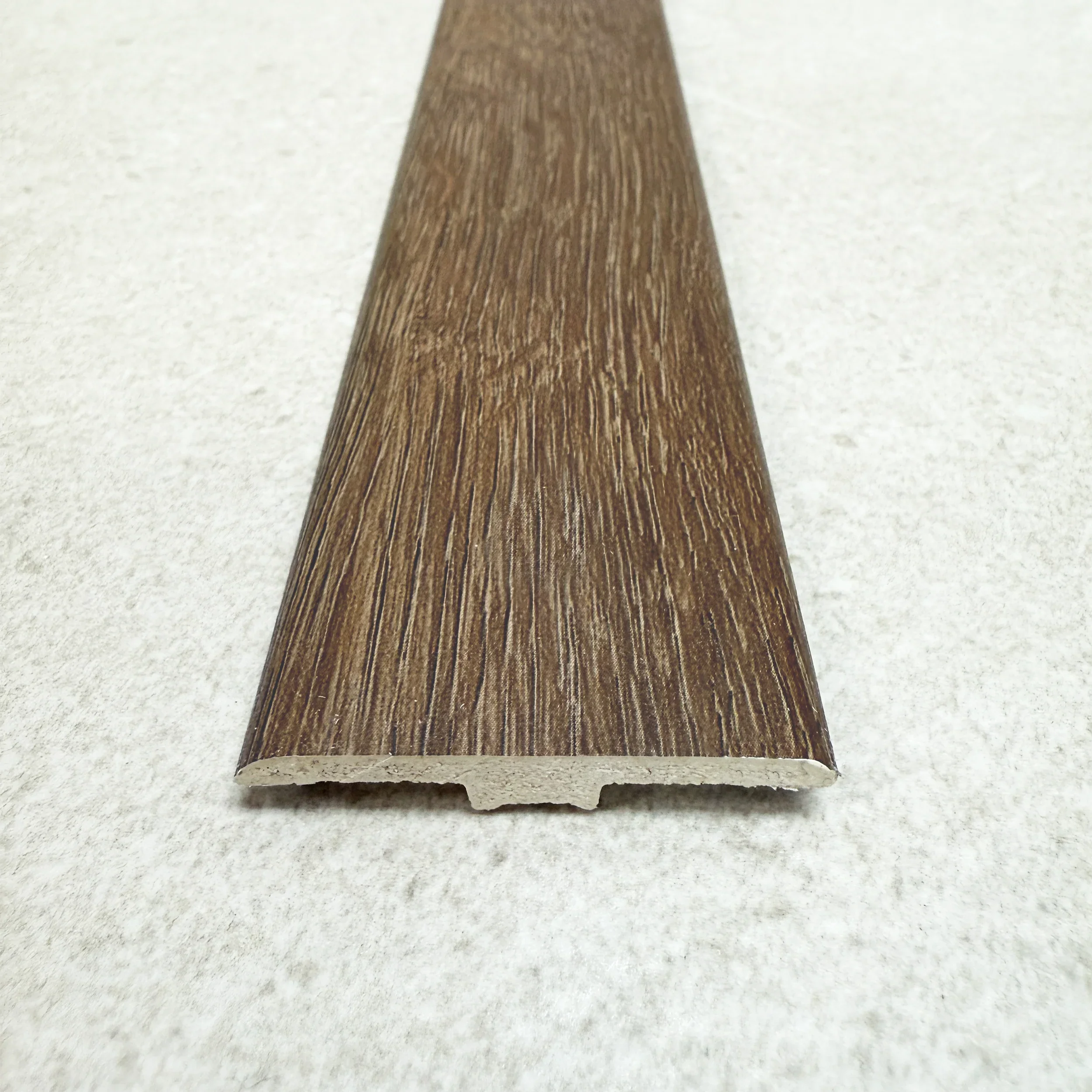 Moulage en T SPC : Cachemire - 7,4 mm x 45 mm x 2400 mm