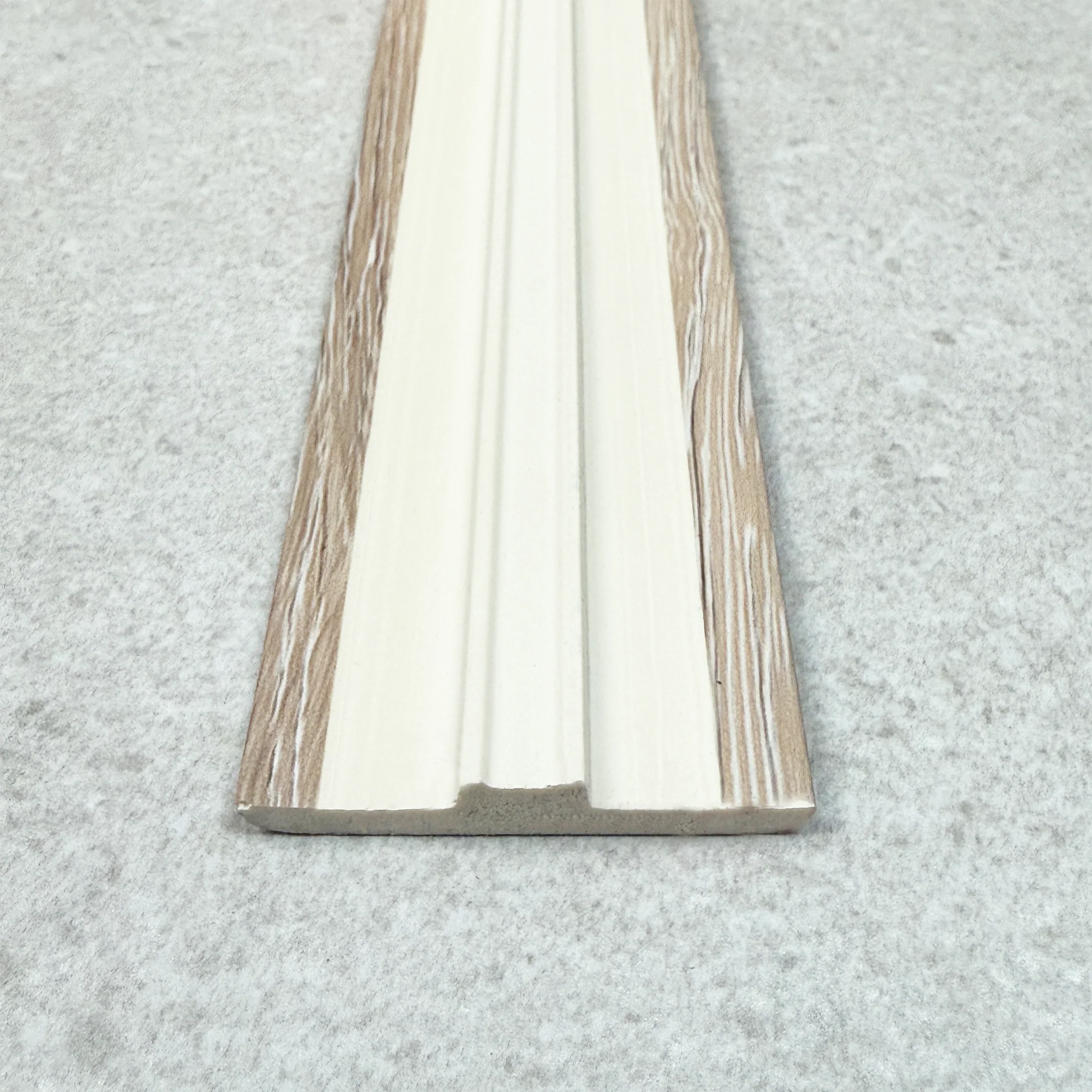 Moulage en T SPC : Newport - 7,4 mm x 45 mm x 2400 mm