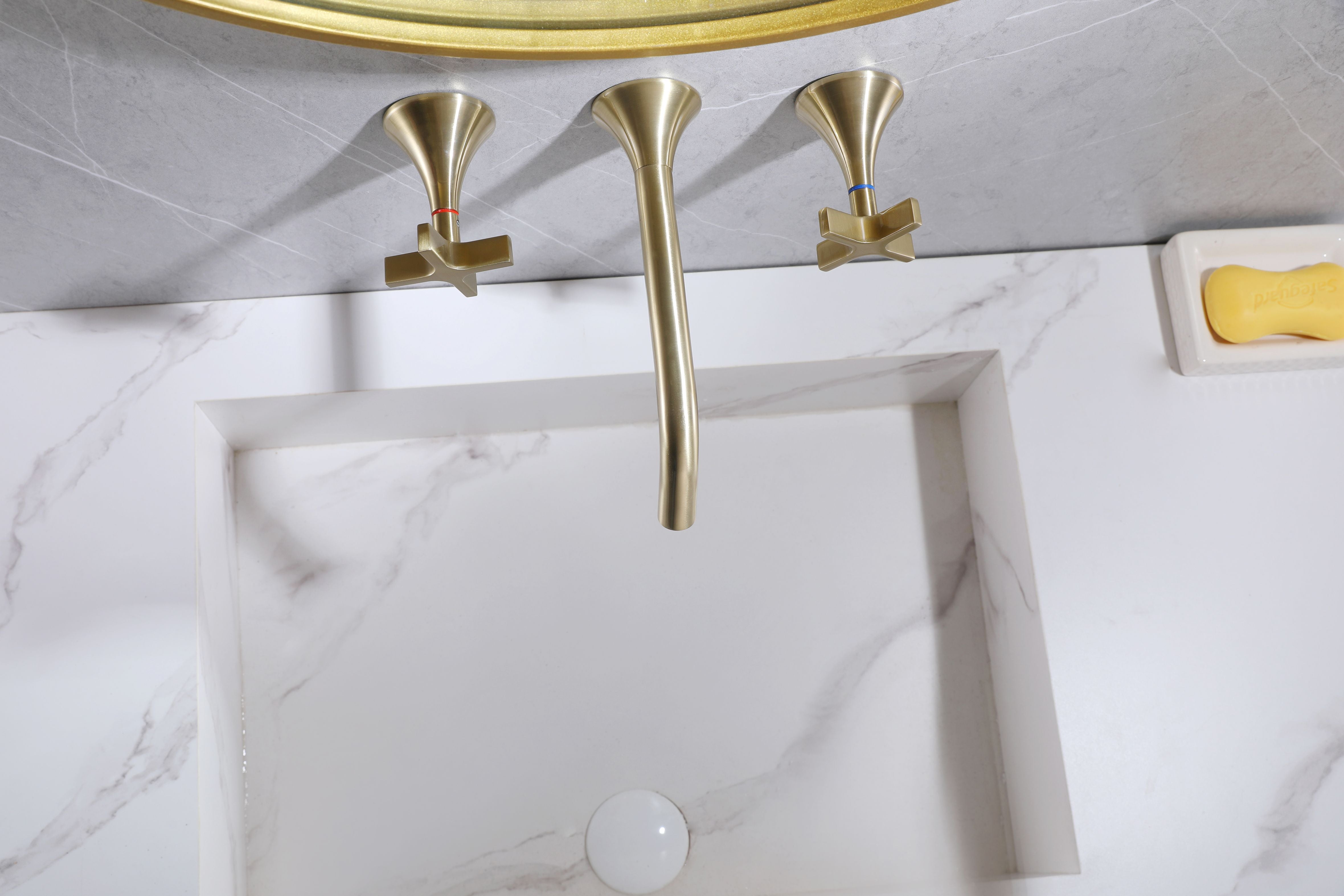 Robinet Mural Vetra pour Salle de Bain – Or Brossé 3 Trous